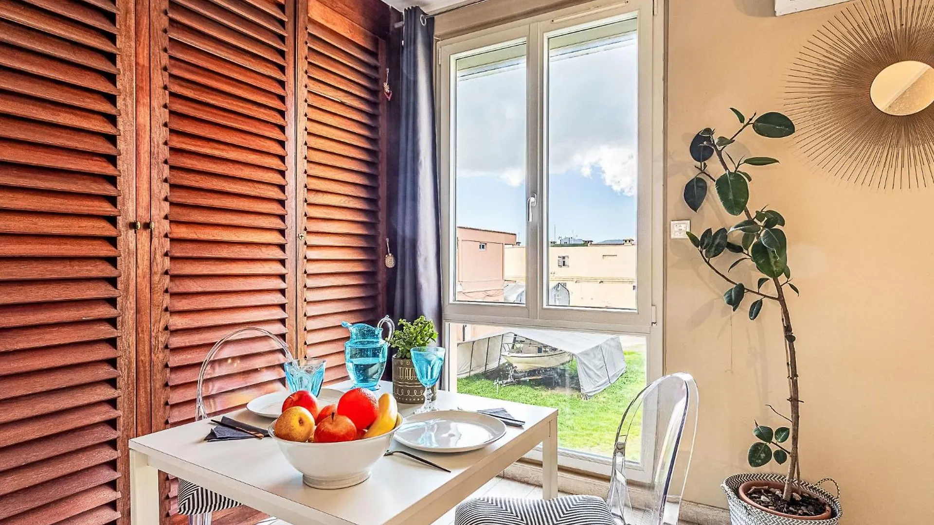 Apartment Studio Residence Du Port By Interhome Saint-Tropez