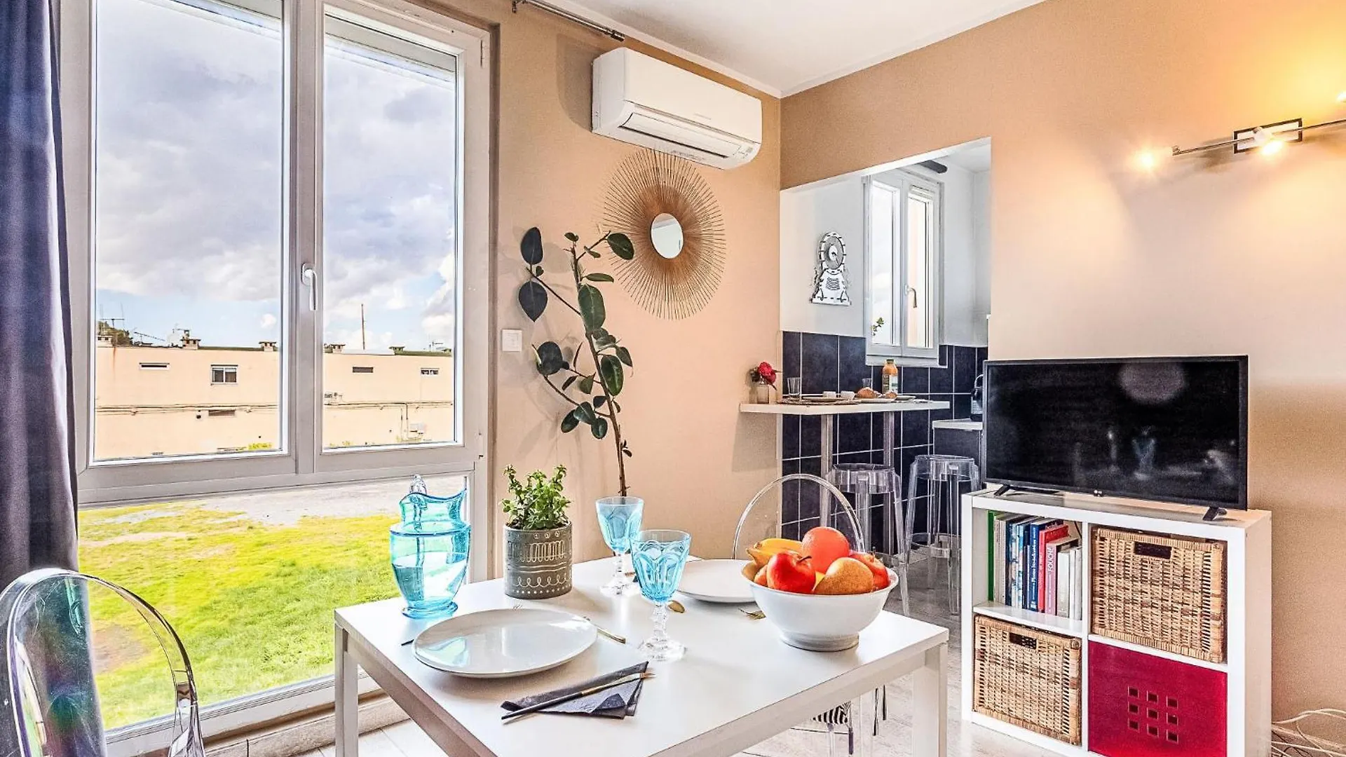 Studio Residence Du Port By Interhome Saint-Tropez