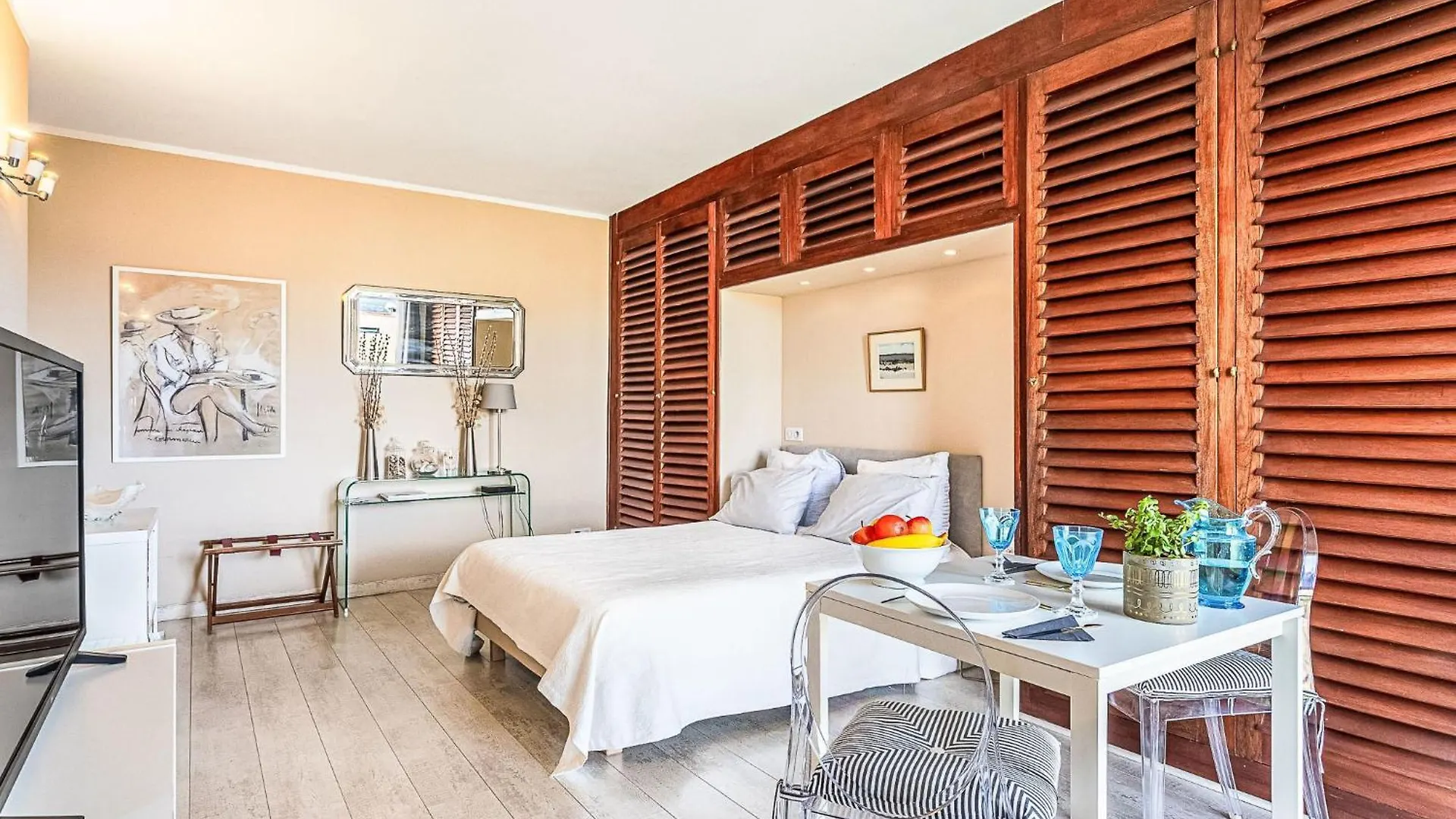 Studio Residence Du Port By Interhome Saint-Tropez